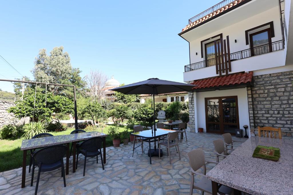 Villa Starova garden patio